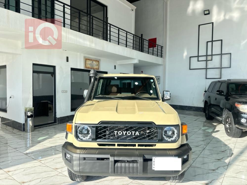 تويوتا لاند كروزر 76